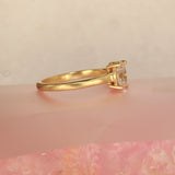 Oval diamond ring