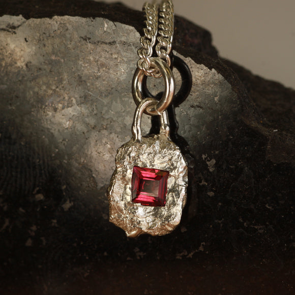 Rhodolite garnet princess cut pendant
