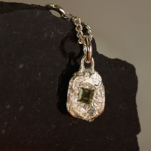 green sapphire princess cut pendant