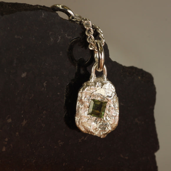 green sapphire princess cut pendant