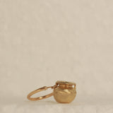 Gold chytra vase earring