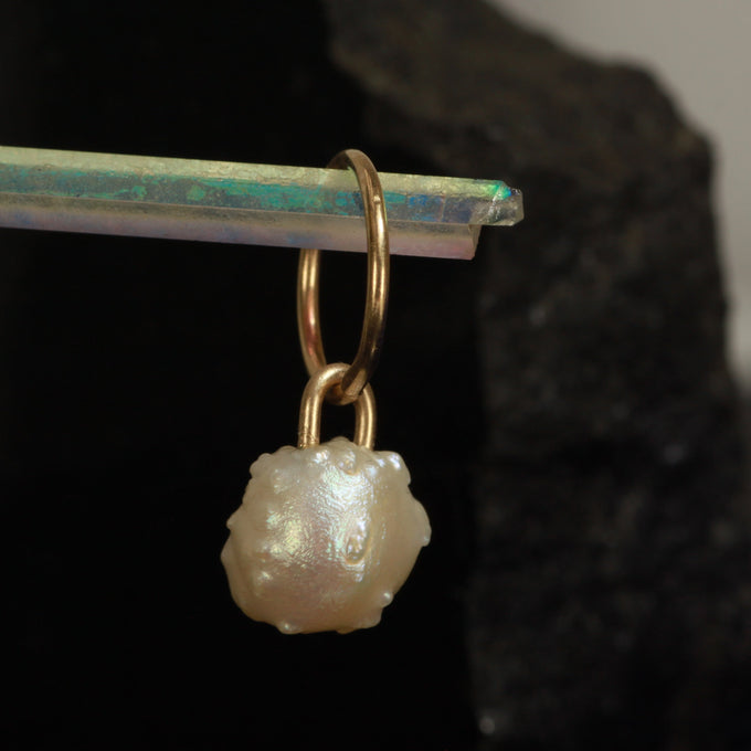 bommy knocker pearl earring