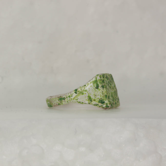 green glass signet  - Size L / 5.5