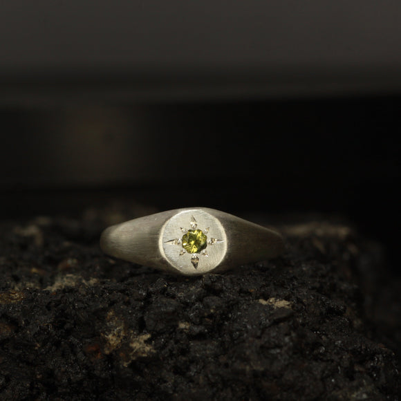 Green sapphire sun ring - Size 6.25 / M
