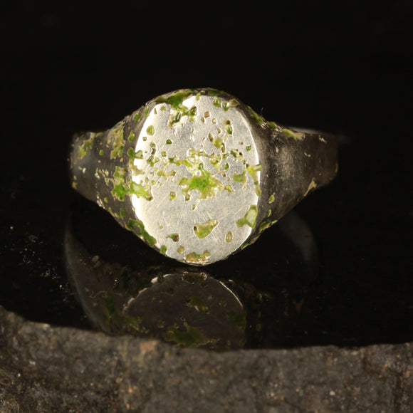 Green sandcast oval ring- Size 11 / W