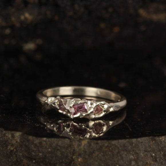 Melted purple sapphire ring Size: 7 / O