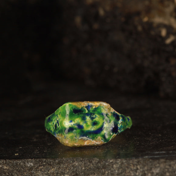Green and blue enamel glass signet ring - Size 6