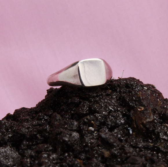 lil square signet