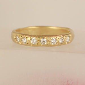Smooth diamond band